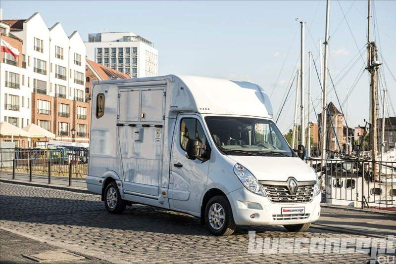 RENAULT Master 3-person Horsebox